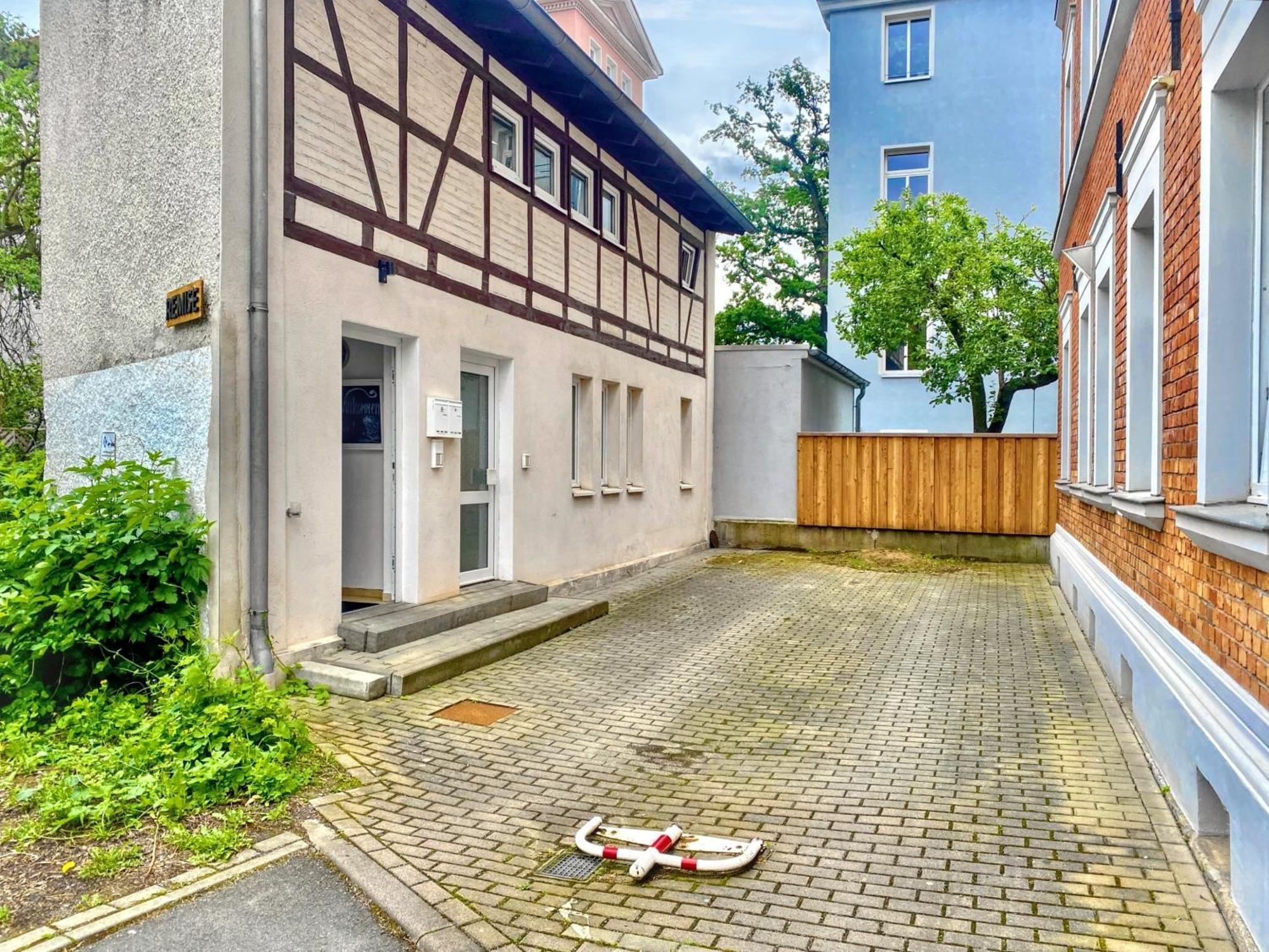 Die Remise Mit Kostenlosem Parkplatz Direkt Vor Der Tuer Erfurt Bagian luar foto